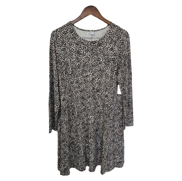 Old Navy Dresses & Skirts - Old Navy animal print dress long sleeve round neck NWT XL